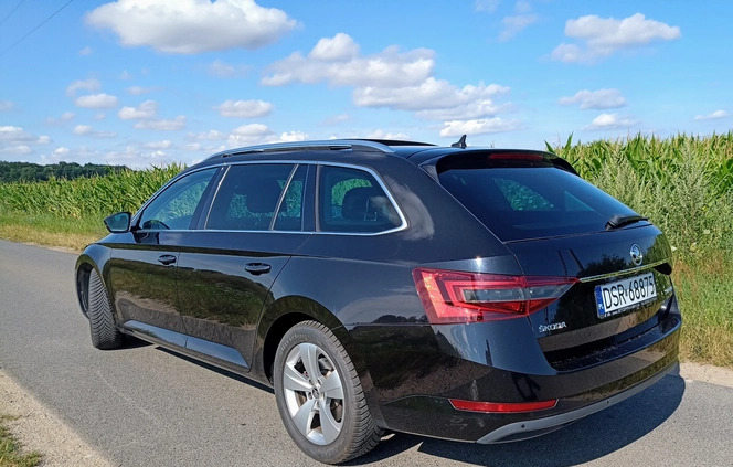 Skoda Superb cena 63456 przebieg: 324000, rok produkcji 2018 z Zwierzyniec małe 497